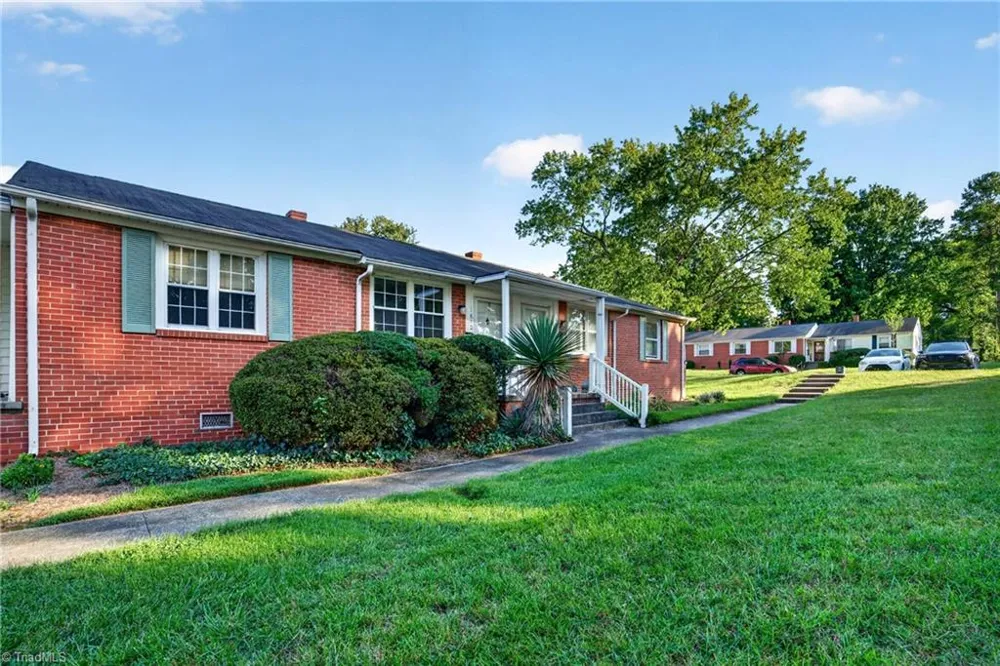 1810 Villa Drive Greensboro, NC 27403