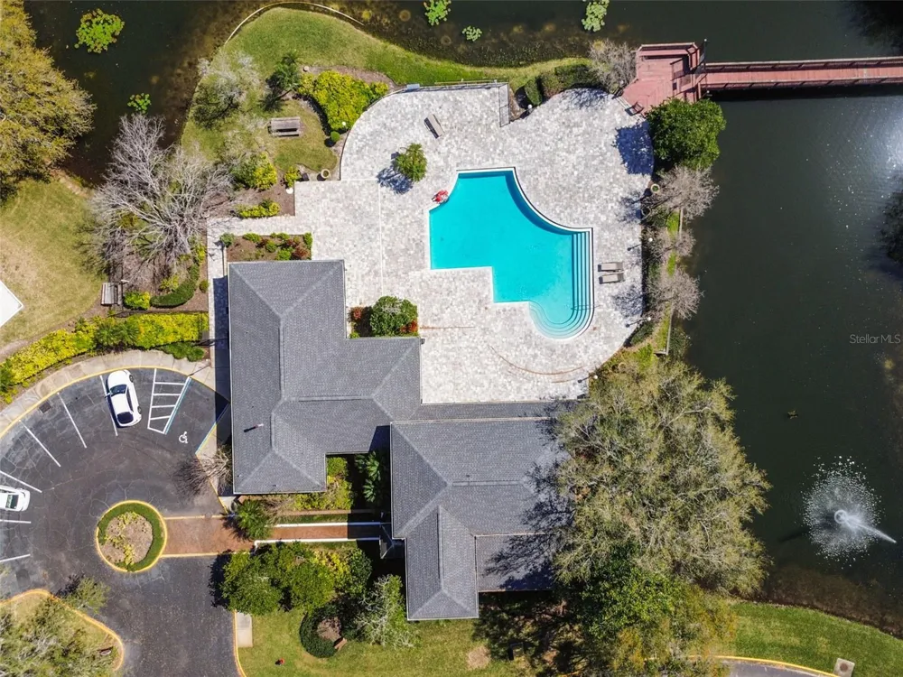4115 CHATHAM OAK COURT #215 Tampa, FL 33624