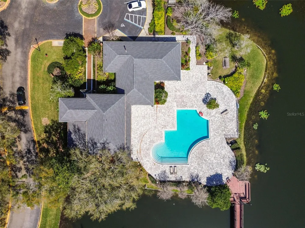 4115 CHATHAM OAK COURT #215 Tampa, FL 33624