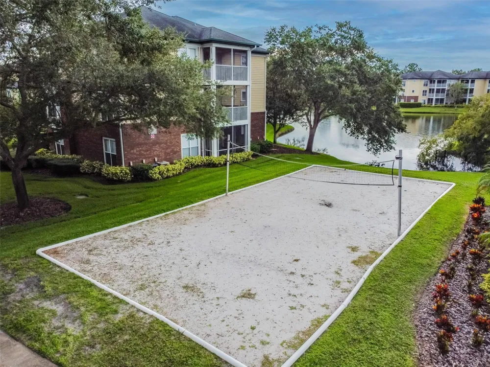 4115 CHATHAM OAK COURT #215 Tampa, FL 33624