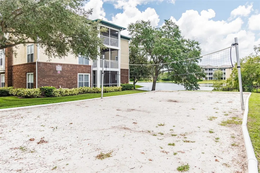 4115 CHATHAM OAK COURT #215 Tampa, FL 33624