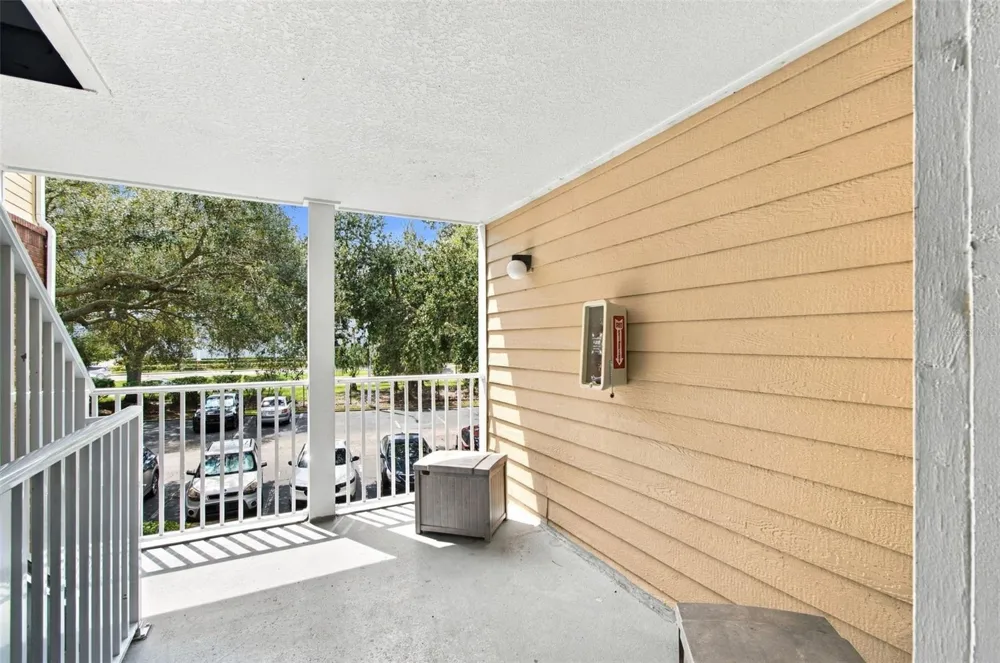 4115 CHATHAM OAK COURT #215 Tampa, FL 33624