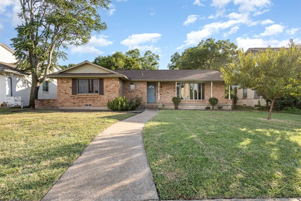 2640 Lakeland Drive Dallas, TX 75228