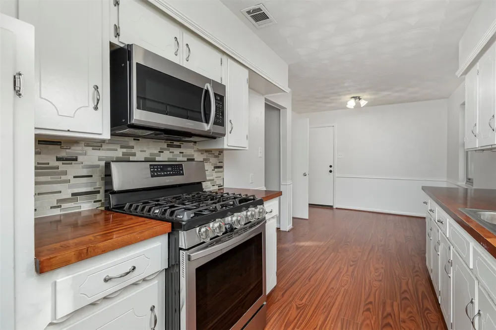 2640 Lakeland Drive Dallas, TX 75228