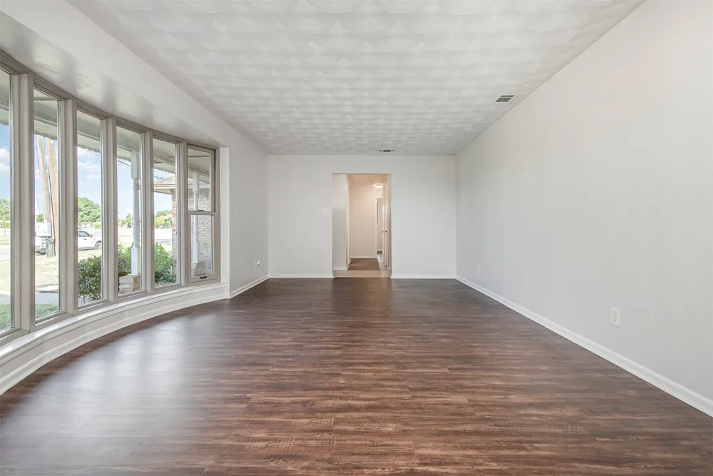 2640 Lakeland Drive Dallas, TX 75228