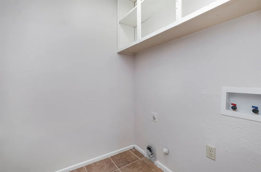 2640 Lakeland Drive Dallas, TX 75228