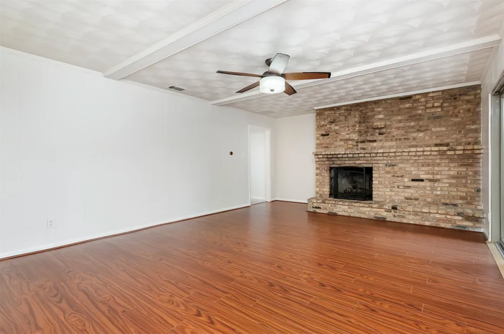 2640 Lakeland Drive Dallas, TX 75228