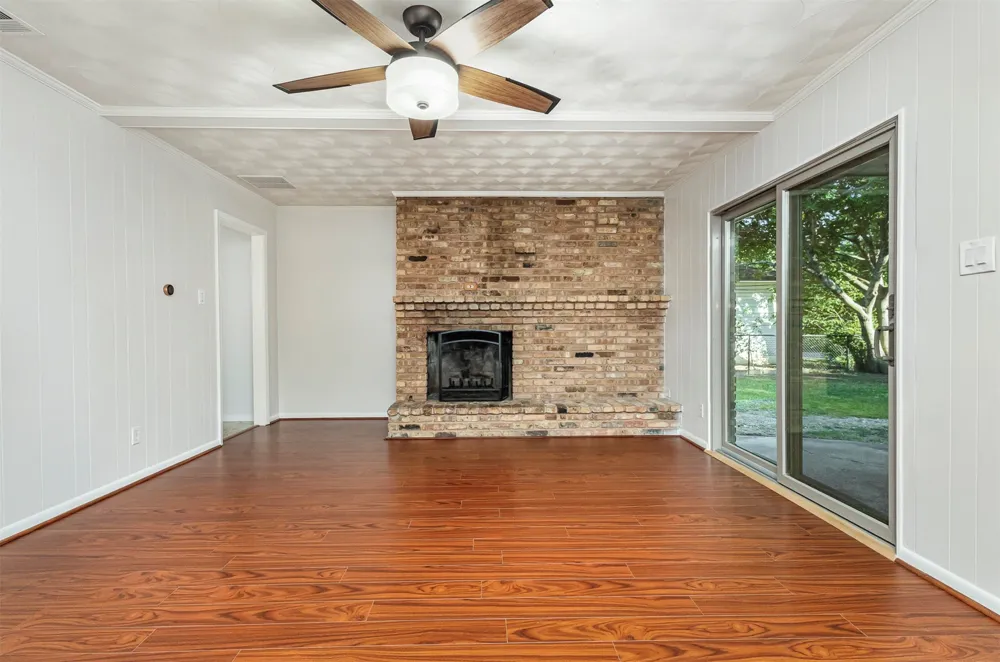 2640 Lakeland Drive Dallas, TX 75228