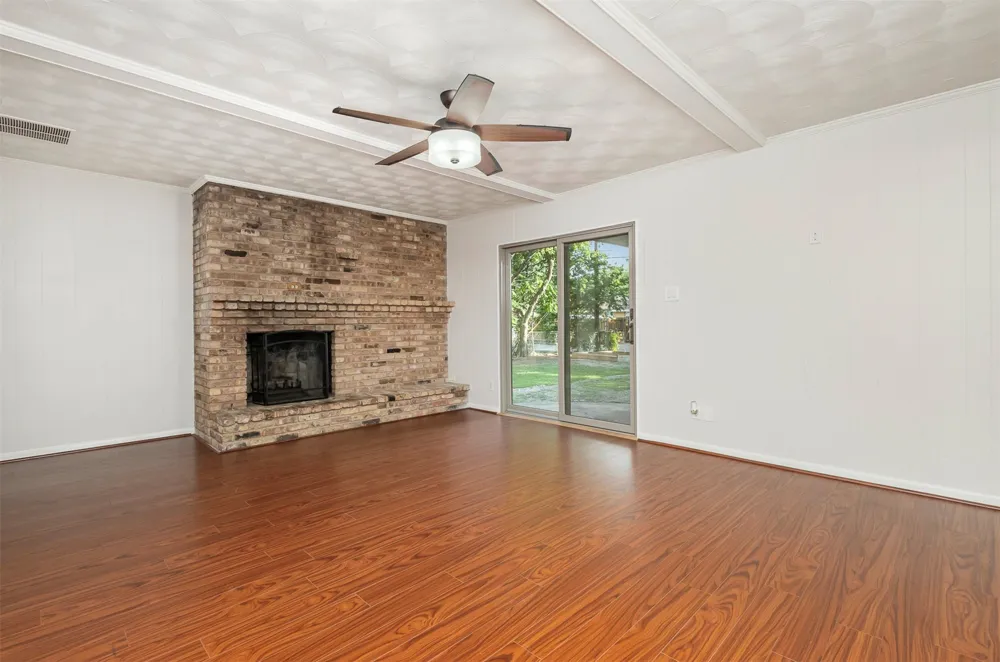 2640 Lakeland Drive Dallas, TX 75228
