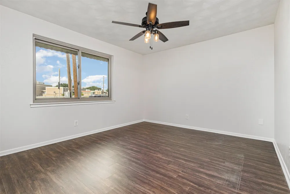 2640 Lakeland Drive Dallas, TX 75228