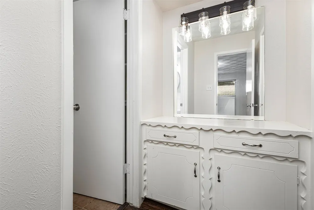 2640 Lakeland Drive Dallas, TX 75228