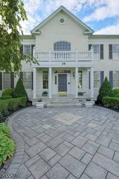 26 Drost Ln Hillsborough, NJ 08844