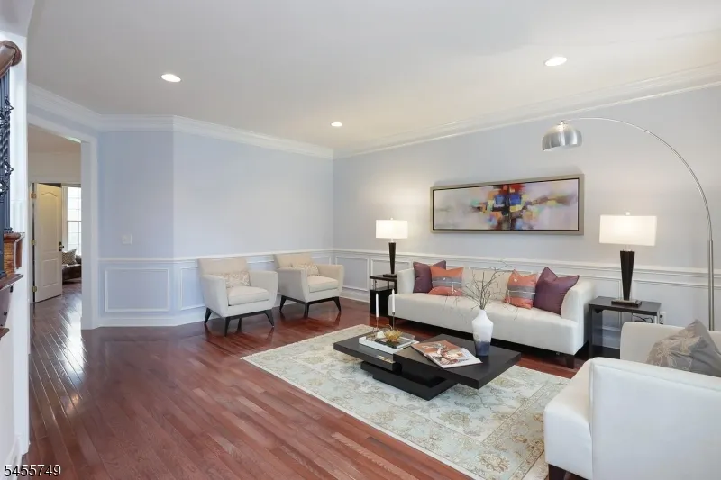 26 Drost Ln Hillsborough, NJ 08844