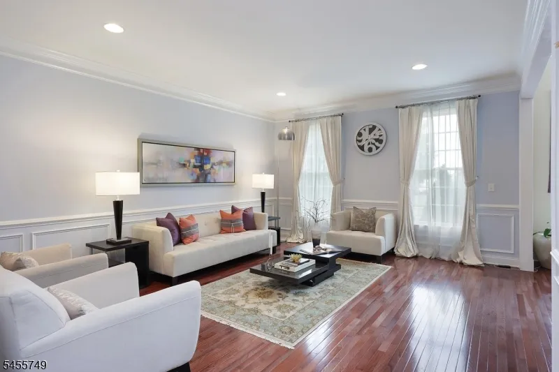 26 Drost Ln Hillsborough, NJ 08844