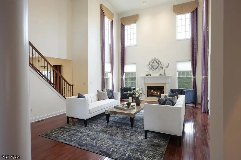 26 Drost Ln Hillsborough, NJ 08844