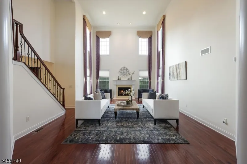 26 Drost Ln Hillsborough, NJ 08844