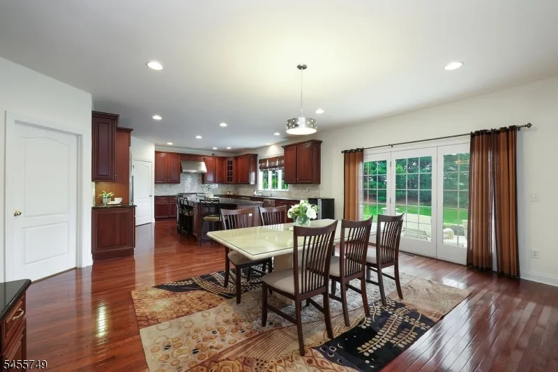 26 Drost Ln Hillsborough, NJ 08844