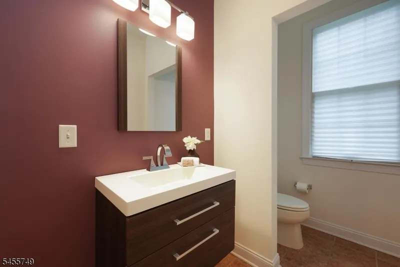 26 Drost Ln Hillsborough, NJ 08844