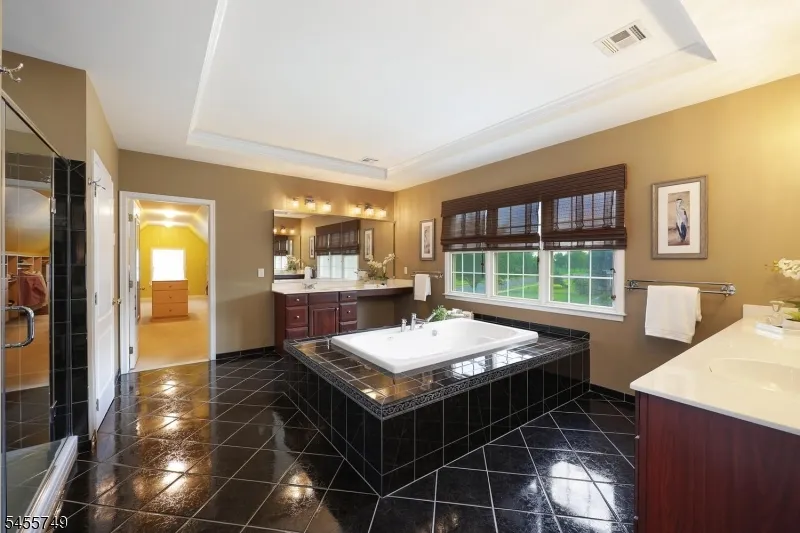 26 Drost Ln Hillsborough, NJ 08844