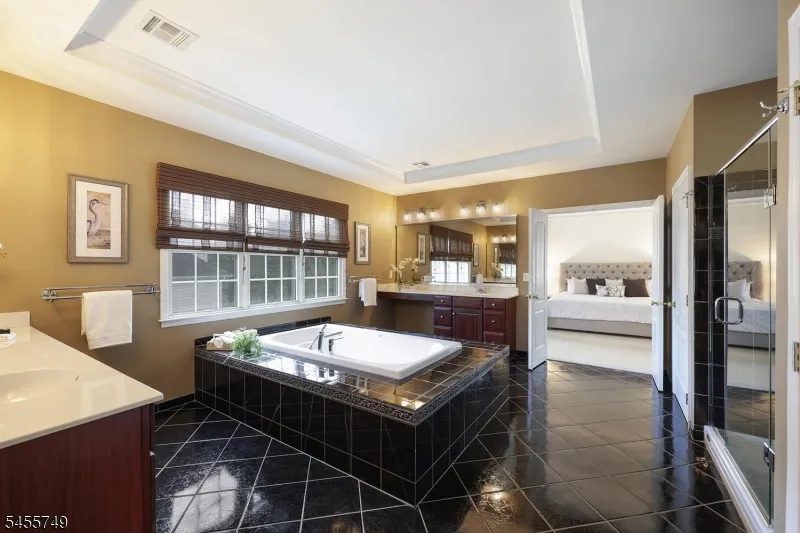 26 Drost Ln Hillsborough, NJ 08844