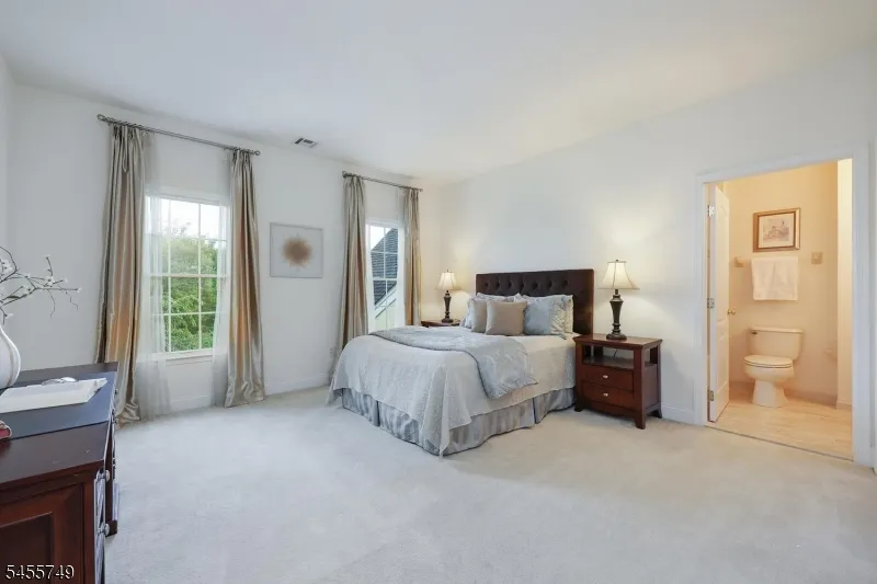 26 Drost Ln Hillsborough, NJ 08844