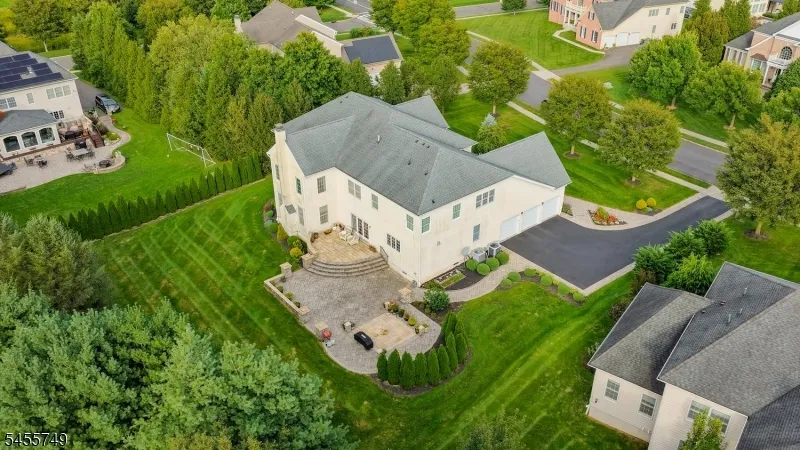 26 Drost Ln Hillsborough, NJ 08844