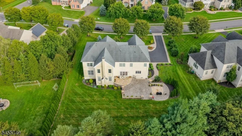 26 Drost Ln Hillsborough, NJ 08844