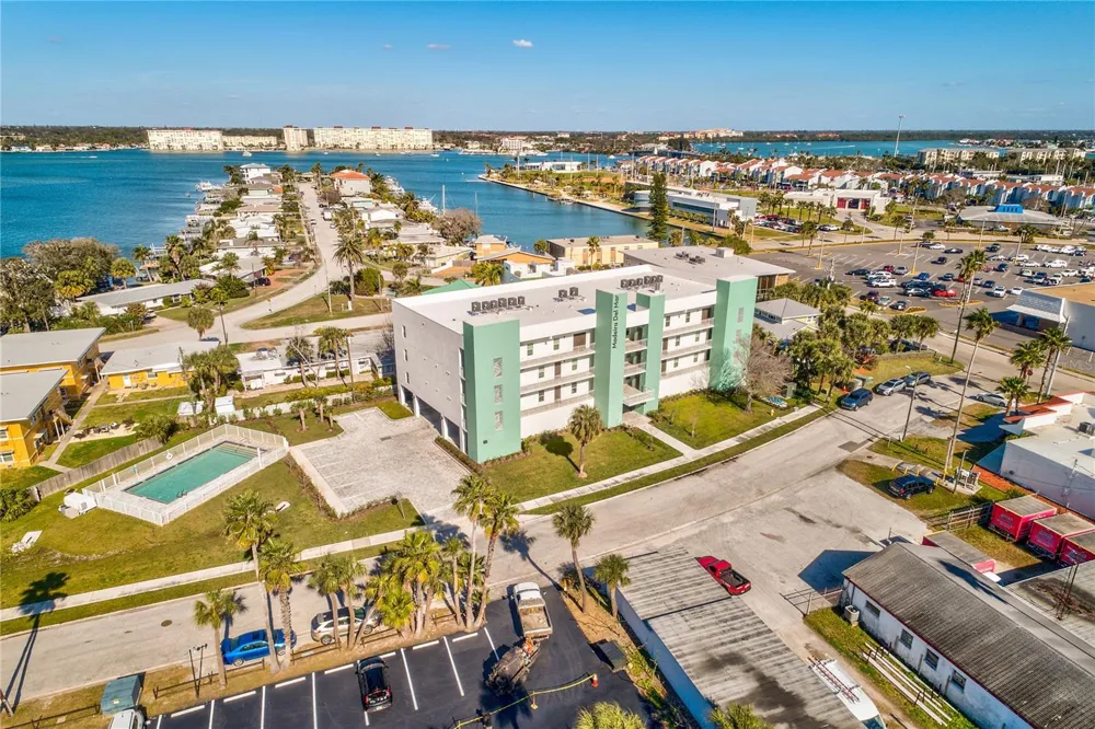 15305 1ST STREET E #305 Madeira Beach, FL 33708