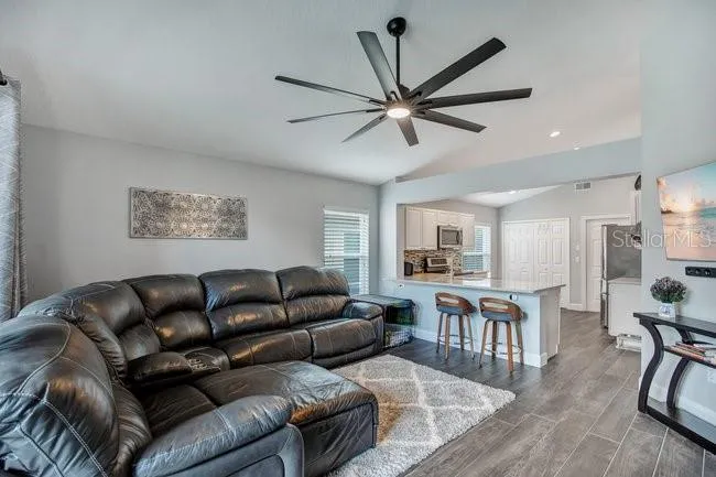 650 REGINA LANE Lake Mary, FL 32746