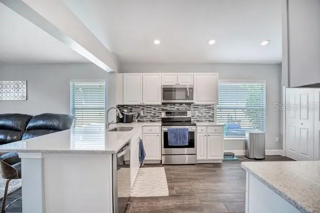 650 REGINA LANE Lake Mary, FL 32746