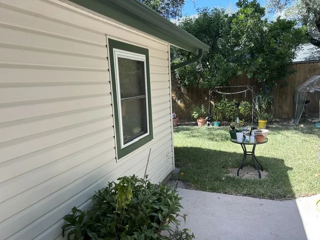 11624 Quarter Horse Trail Austin, TX 78750