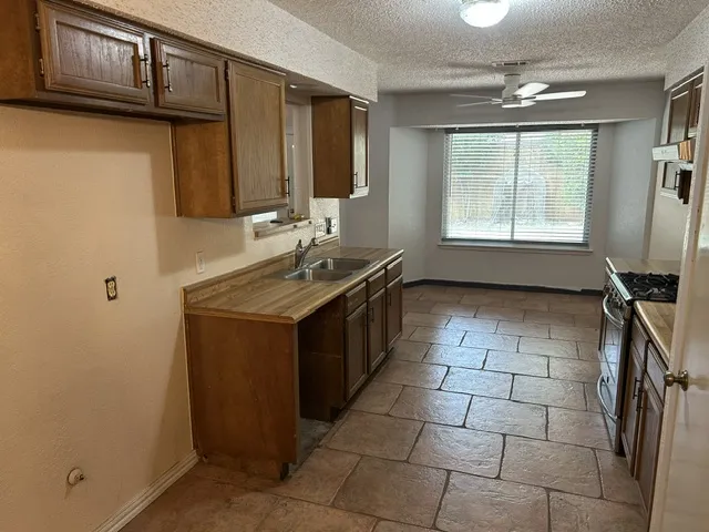 11624 Quarter Horse Trail Austin, TX 78750