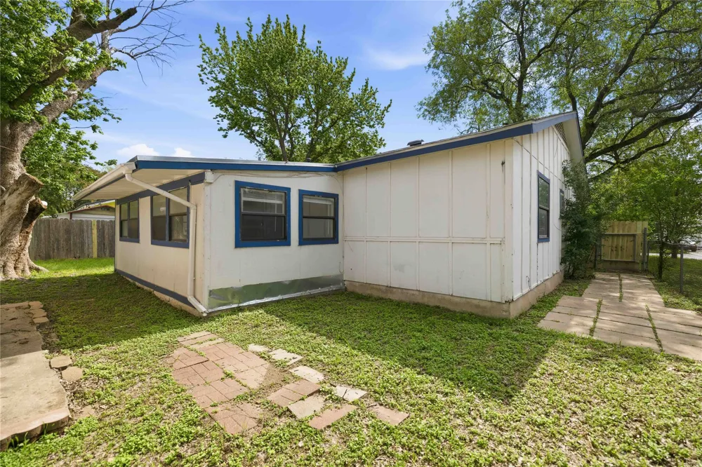 4502 Turnstone Drive Austin, TX 78744