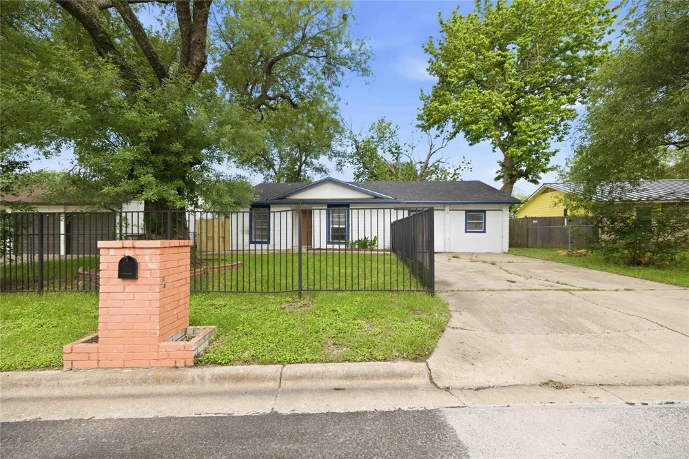 4502 Turnstone Drive Austin, TX 78744
