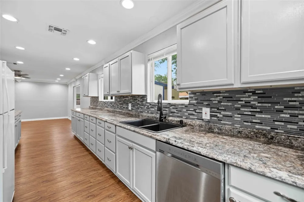 4502 Turnstone Drive Austin, TX 78744