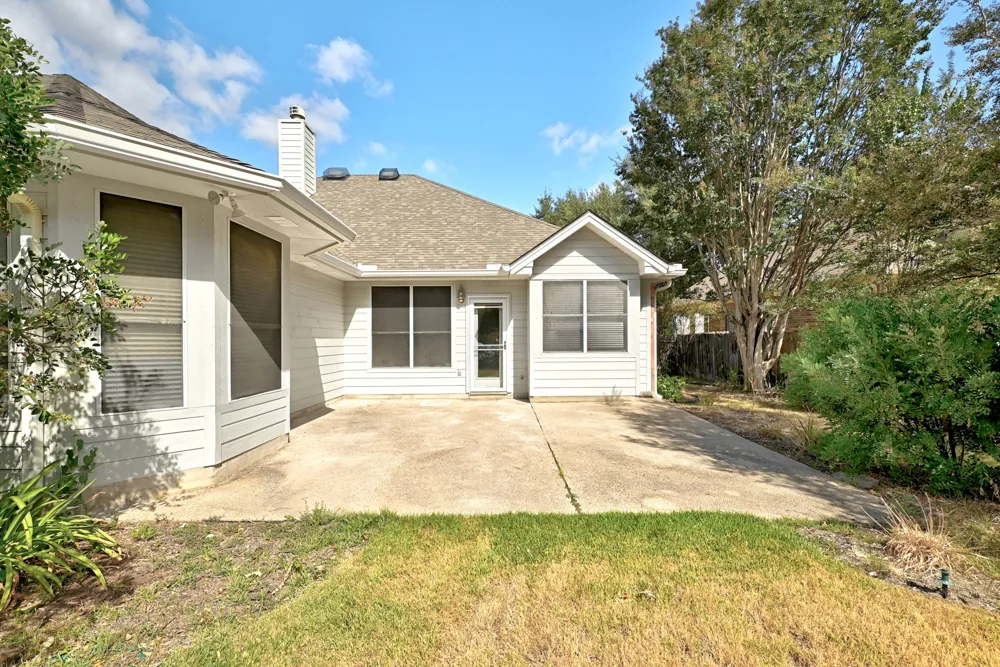 124 Stonehedge Boulevard Georgetown, TX 78626