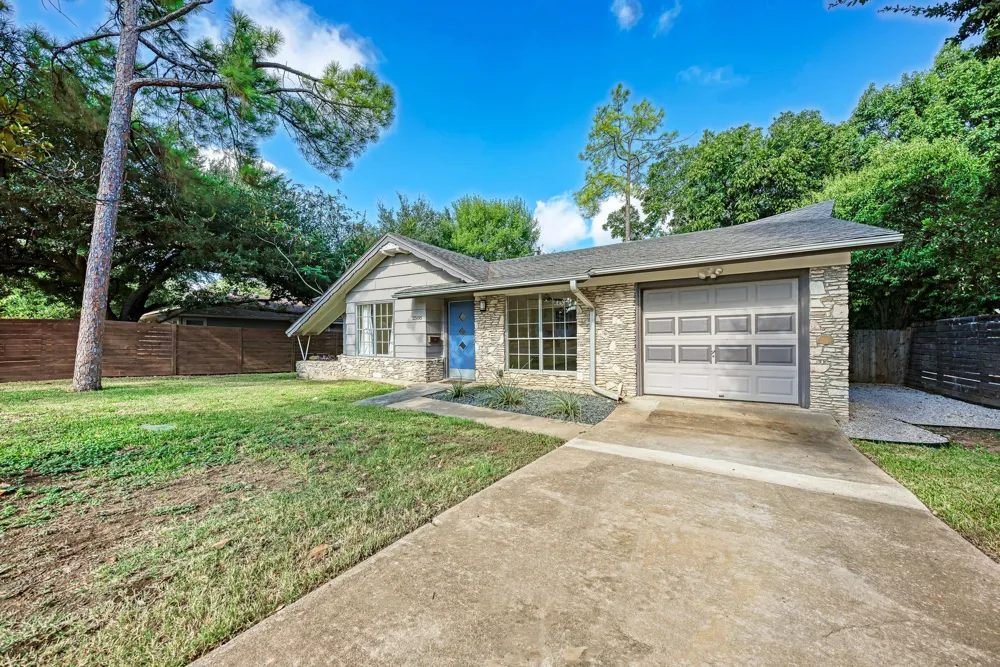 2508 East Side Drive Austin, TX 78704