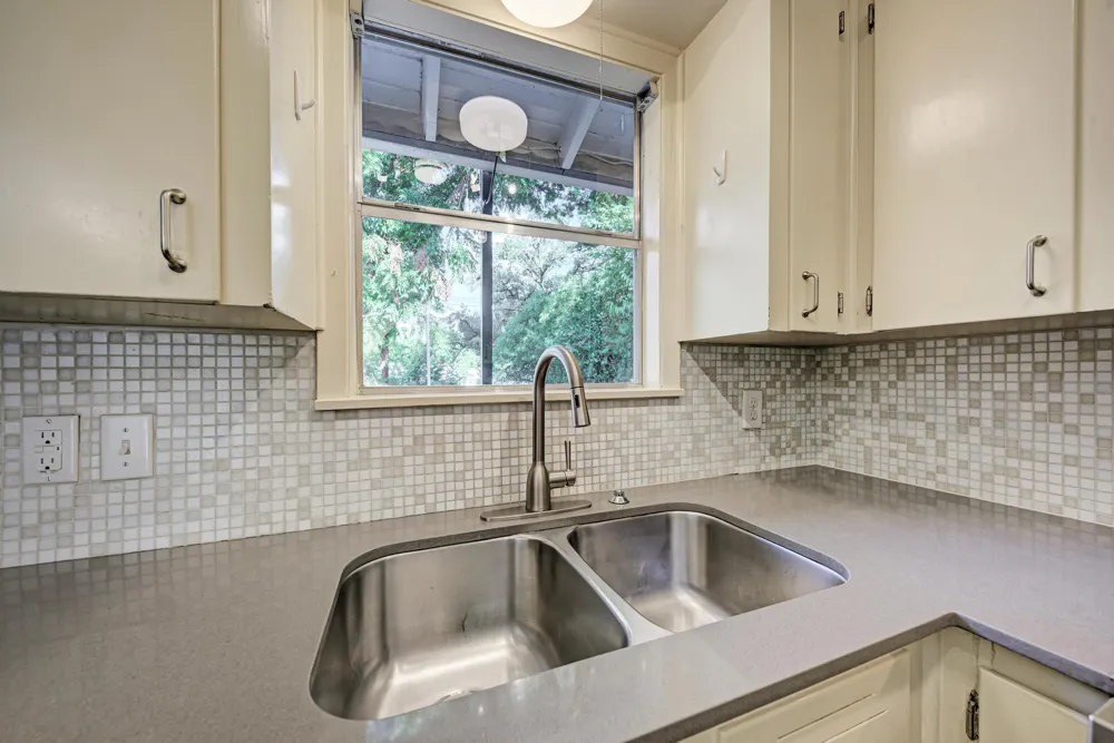 2508 East Side Drive Austin, TX 78704