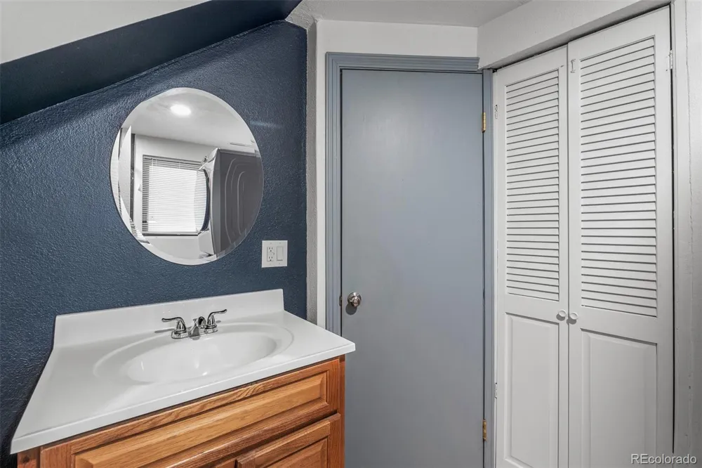 1675 Mineola Street Colorado Springs, CO 80915
