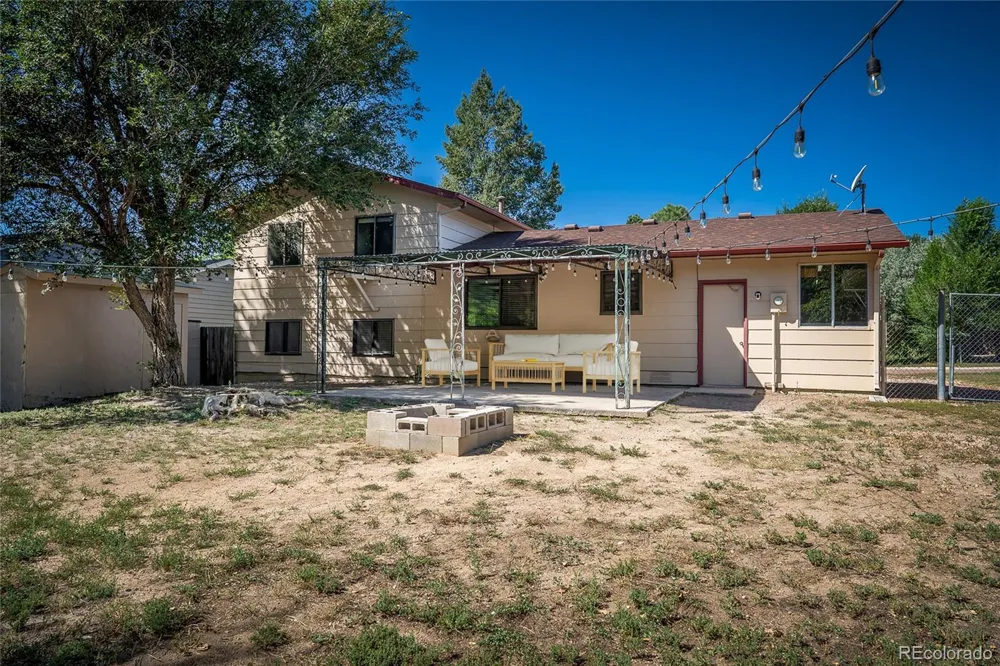 1675 Mineola Street Colorado Springs, CO 80915