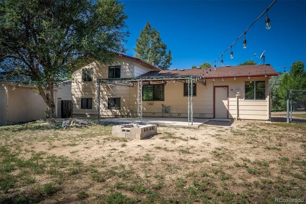 1675 Mineola Street Colorado Springs, CO 80915