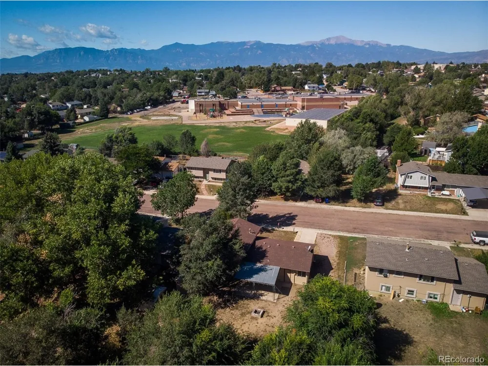 1675 Mineola Street Colorado Springs, CO 80915