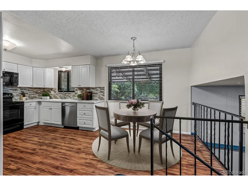 1675 Mineola Street Colorado Springs, CO 80915