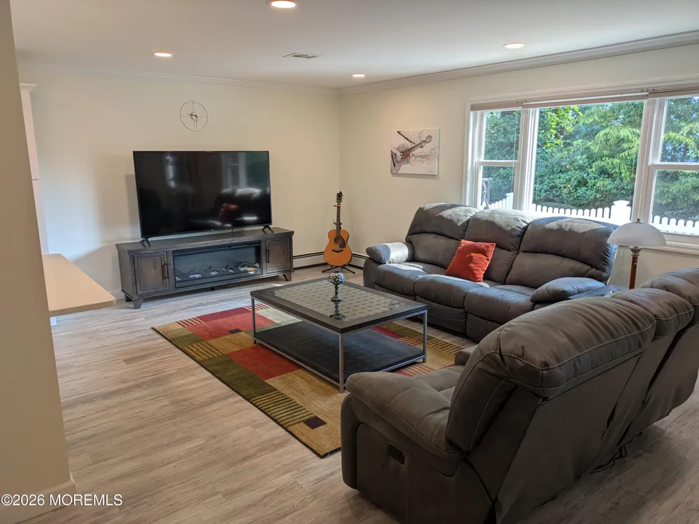 18 Maison Way Toms River, NJ 08757