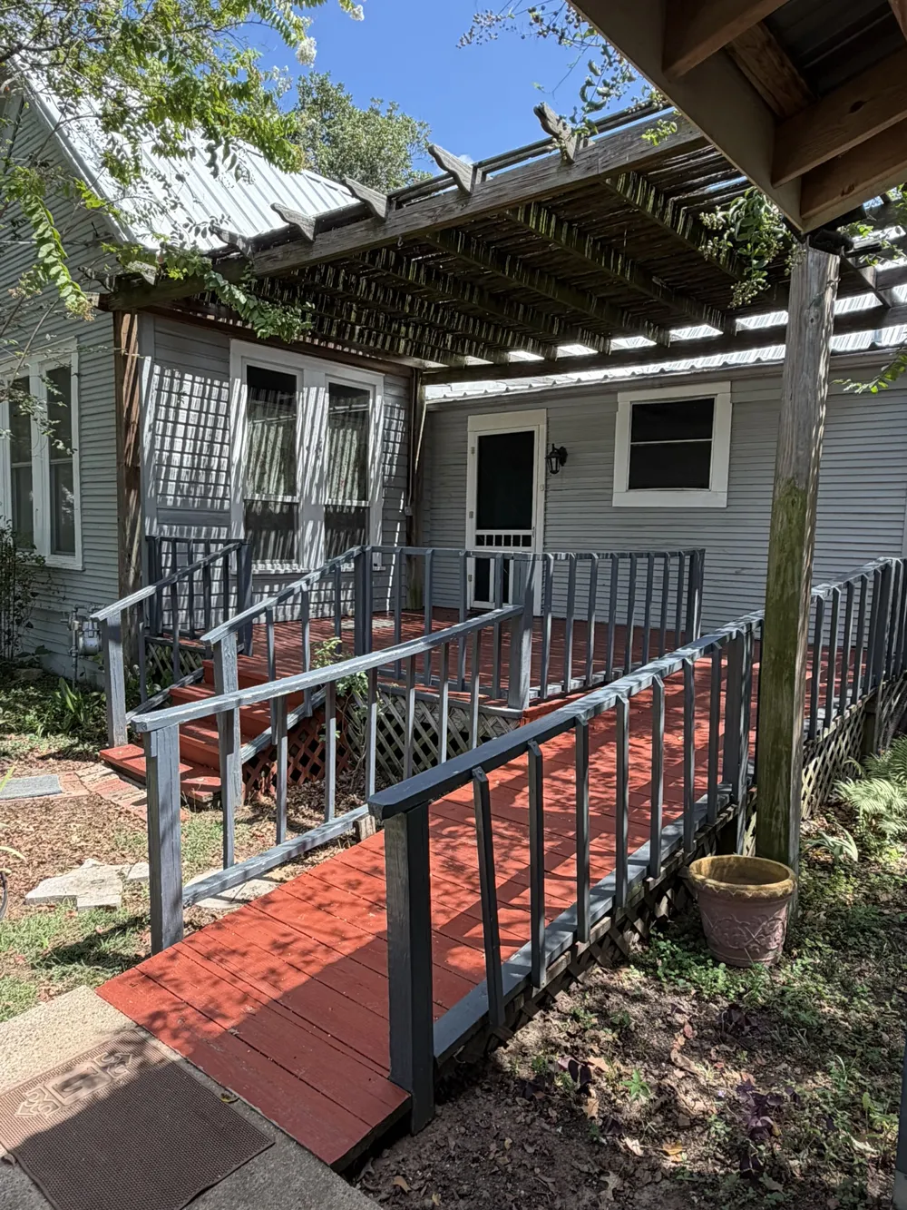 701 Garwood Street Smithville, TX 78957