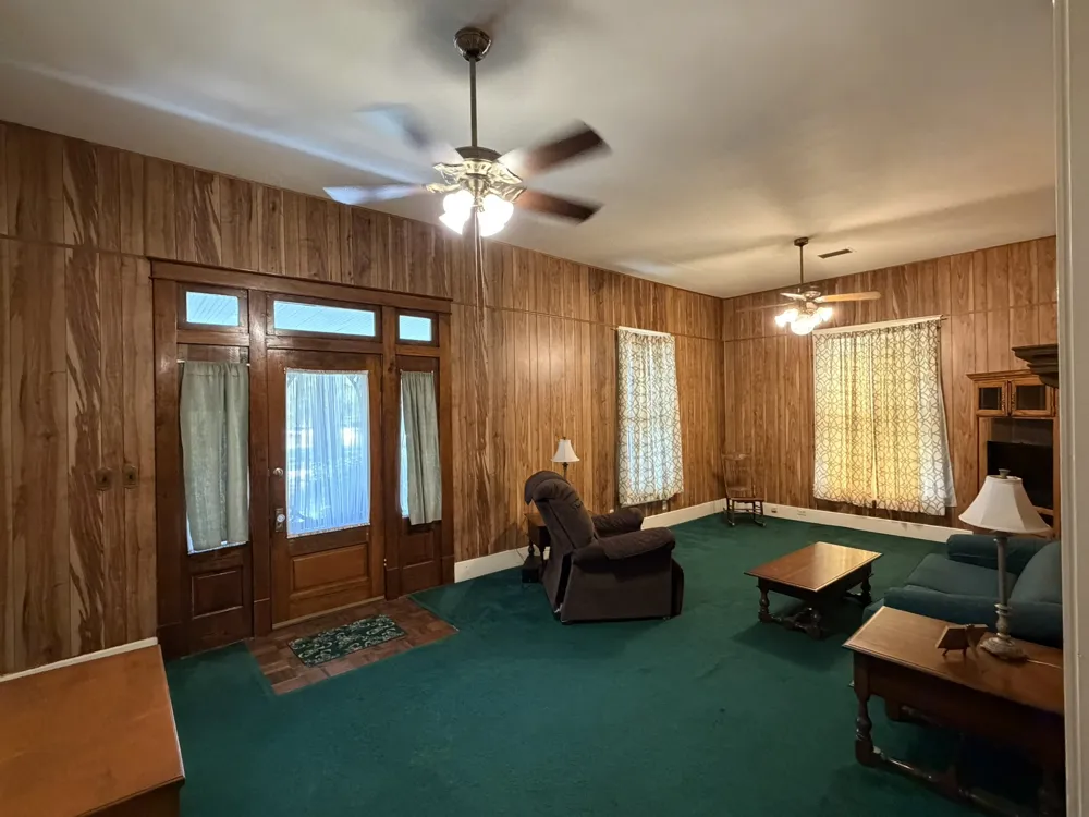 701 Garwood Street Smithville, TX 78957
