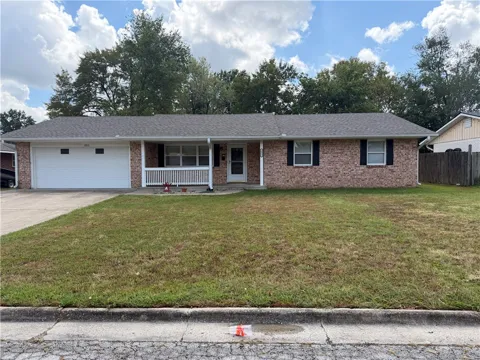 2013 Dee Avenue