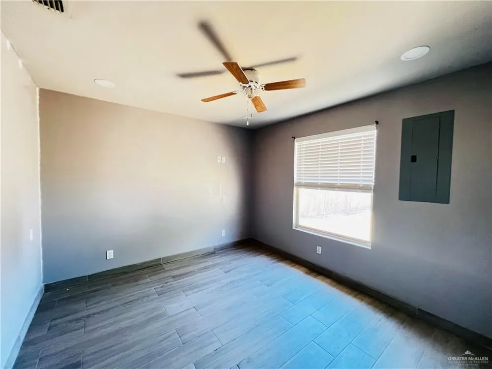 607 Padre Avenue Weslaco, TX 78596