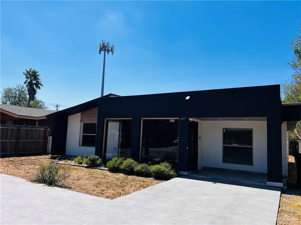 607 Padre Avenue Weslaco, TX 78596