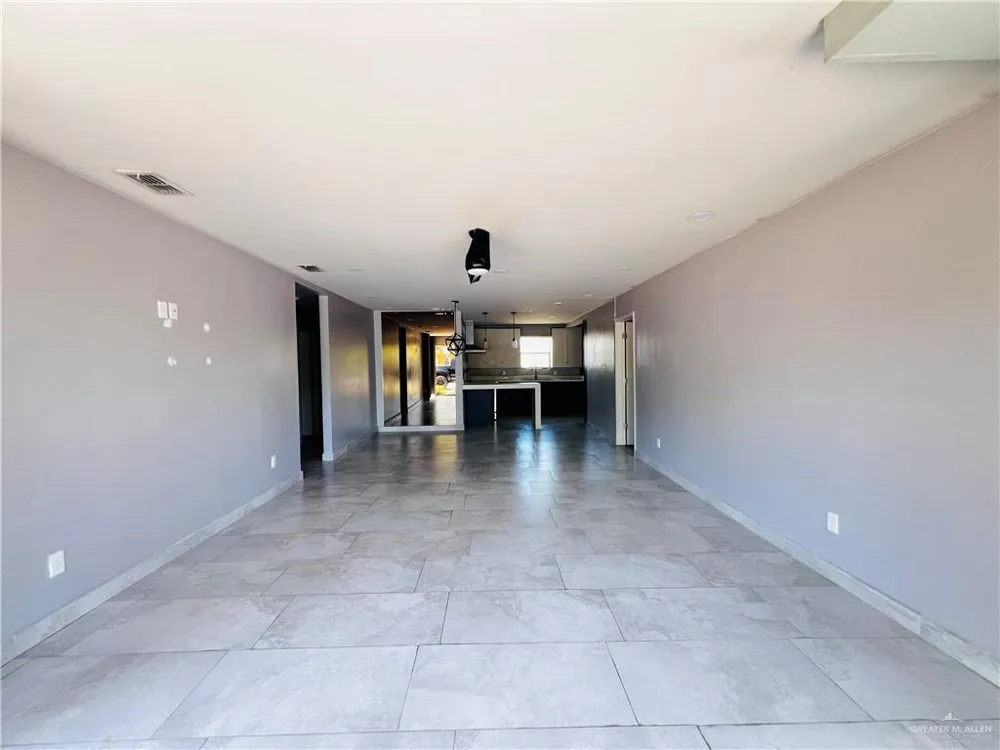 607 Padre Avenue Weslaco, TX 78596